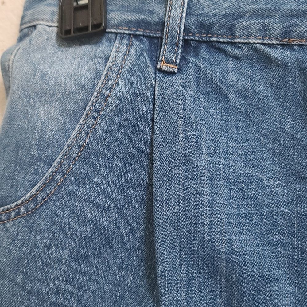 JUNIOR'S  SIZE 11 YMI  woman's shorts - Picture 4 of 12